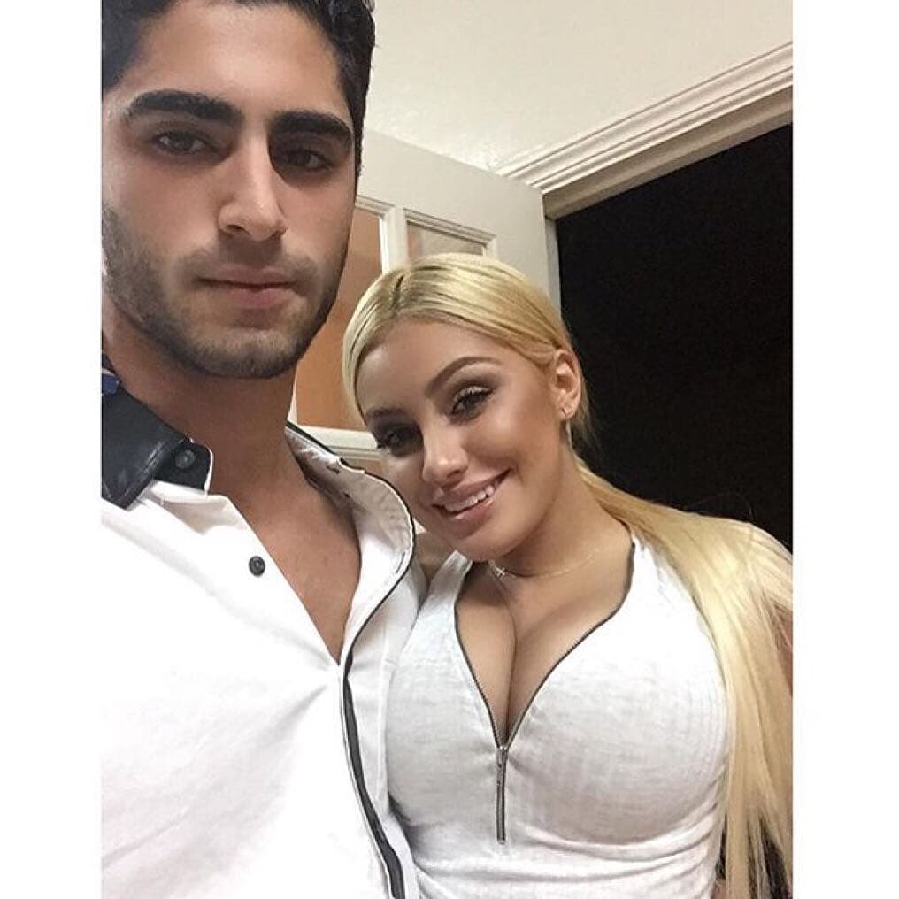 Su nombre es George Nicolas.