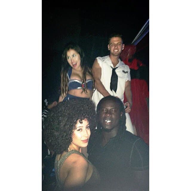 Aquí con varios amigos.