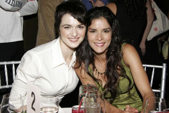 En ellas compartió crédito con Rachel Weisz y Brendan Fraser.