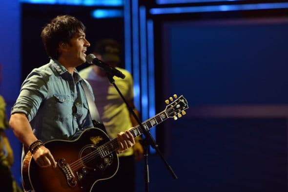 Otro que regresa con gran fuerza al escenario de Premio Lo Nuestro es Luis Fonsi.