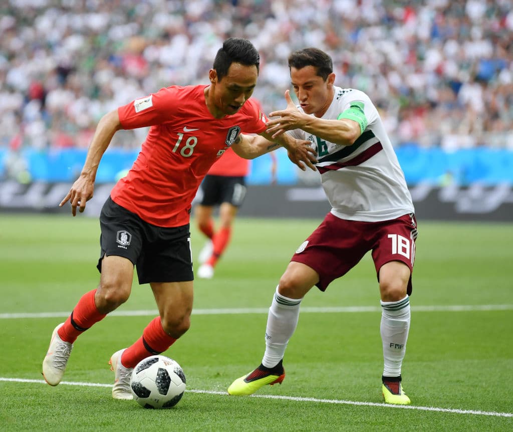 Andrés Guardado: 7. El capitán de la selección fue remplazado a los 68 minutos y dejó claroscuros en su trabajo. Si bien condujo el balón con personalidad, no anduvo tan fino como otras ocasiones.