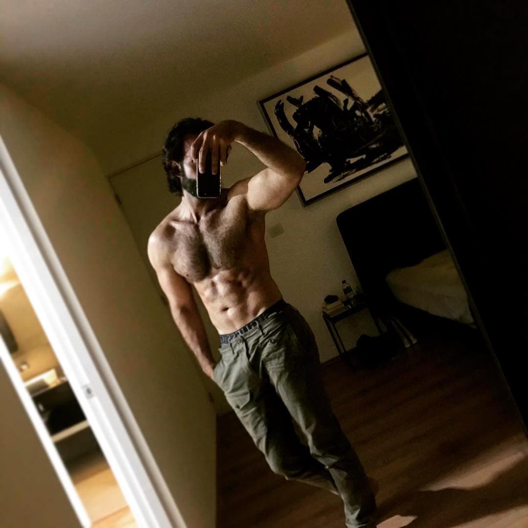 “Yo creo que más bien no fluyó, al final no se dio nada porque salimos creo que un mes, cuando mucho, porque fue muy poquito tiempo, nos vimos muy poquito y siento que casi no convivimos y entonces al final pues no fluyó y ya, pues no fue nada”, dijo la intérprete para 'Grupo Cantón'.