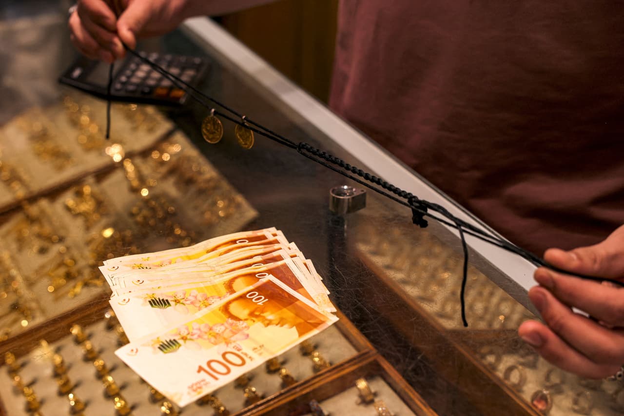 Empeñó las joyas que le dio su madre y nunca más las volvió a ver.