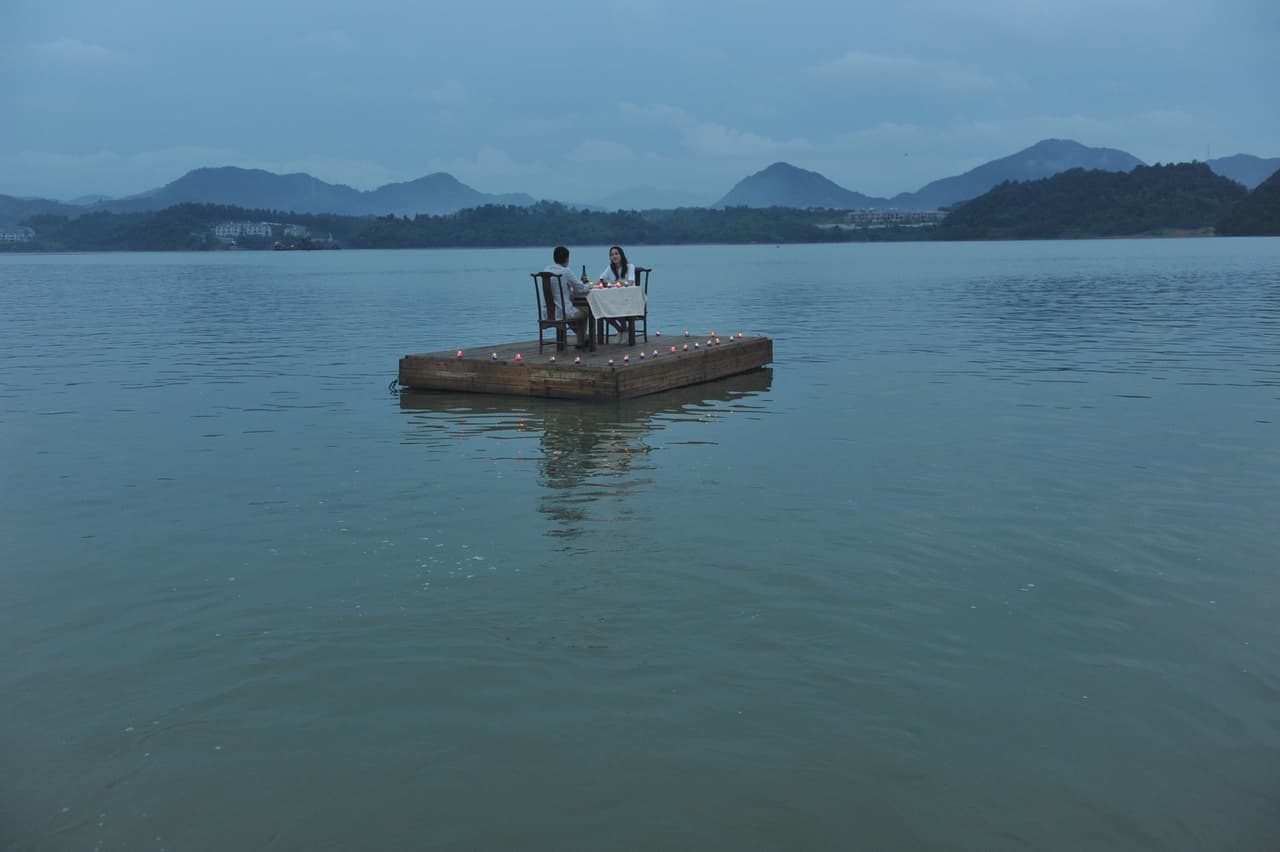 Fue inaugurado el siete de agosto y se debe llegar por bote a la pequeña plataforma de madera.