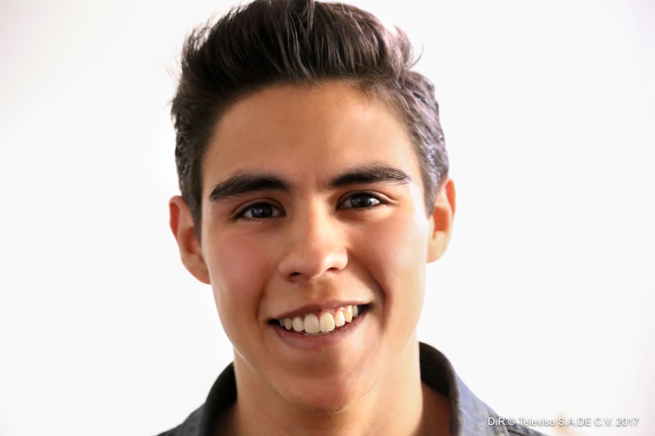 Francisco Luna es 'Cesarín'