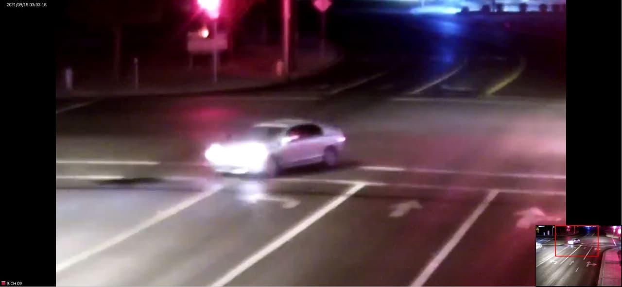 Buscan Hyundai gris claro