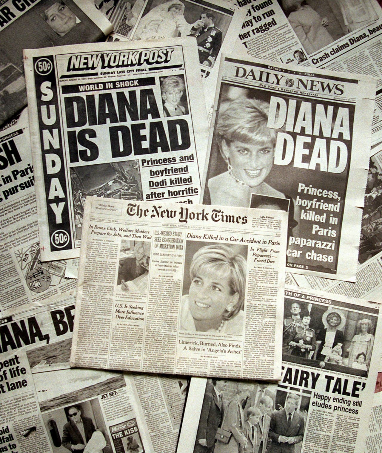 La prensa internacional llevó a la portada de sus diarios la muerte de Lady Diana, que tenía 36 años cuando perdió la vida en París.