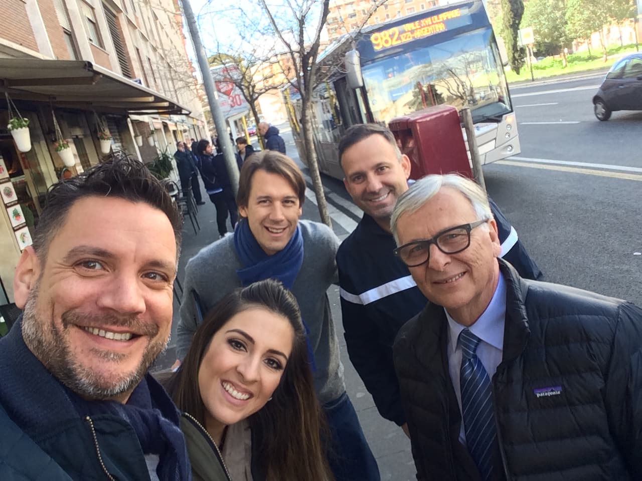 Todos felices de vivir de cerca la pasión de la Semana Santa.