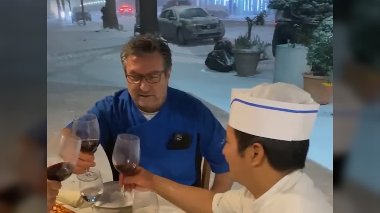 Restaurante de Nueva York recibe $100,000 tras publicar video de cómo es “cenar al aire libre” bajo la nieve