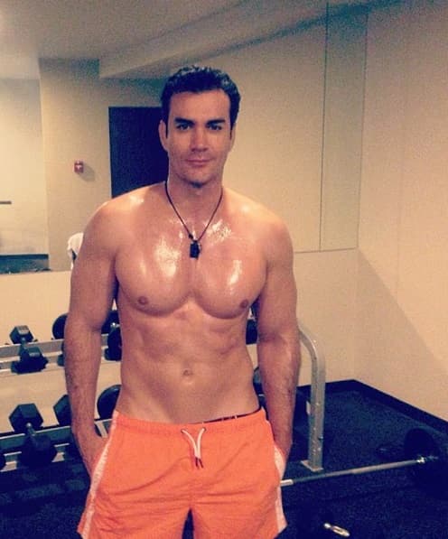 David Zepeda tiene uno de los mejores cuerpos del espectáculo. Sus admiradoras no dejan de enviarle piropos por redes sociales.