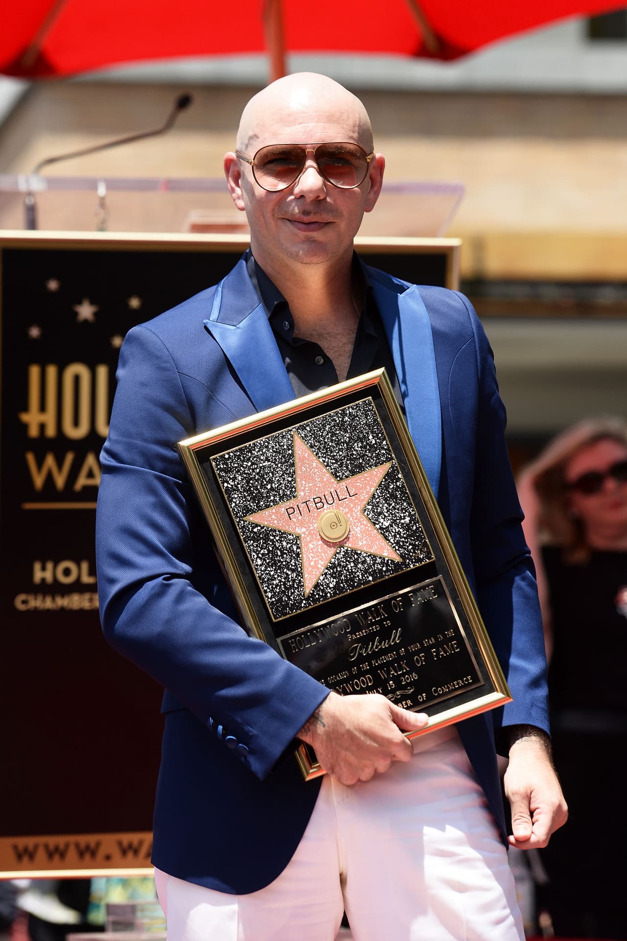 El cubano de 35 años no para, ya que de ahí se iba a Anaheim a realizar otro concierto en su exitosa gira.