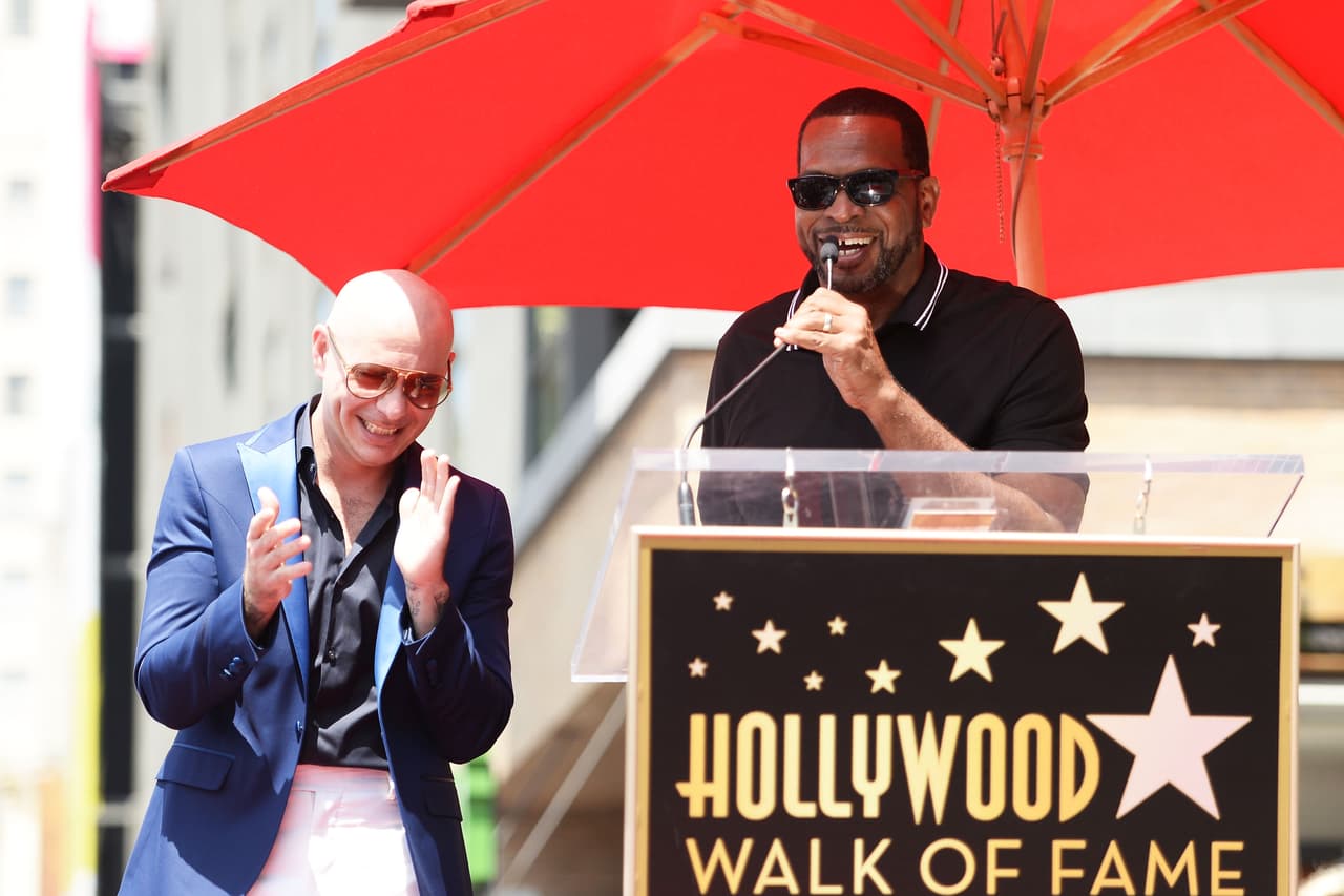 También Luther Campbell, quien le dio su contrato en el mundo de la música hace ya más de 15 años.