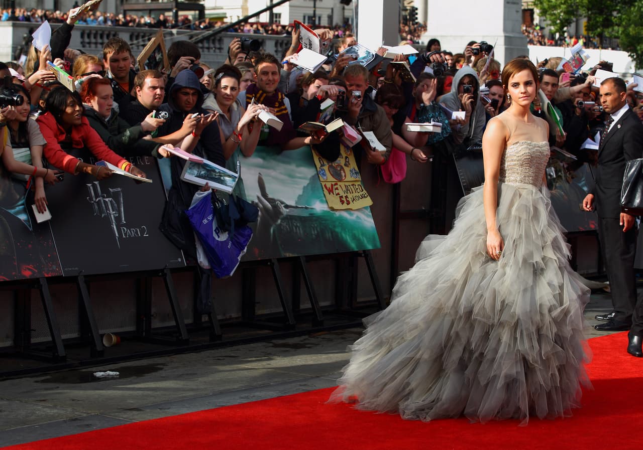 Hoy en día luce espectaculares vestidos de diseñador que hacen ganar espacios en los programas de moda.