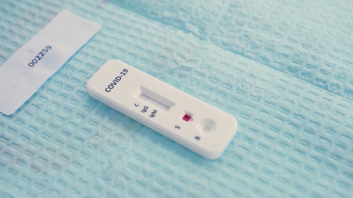 Las muertes por covid-19 aumentan un 82% en el estado de Illinois en solo un mes