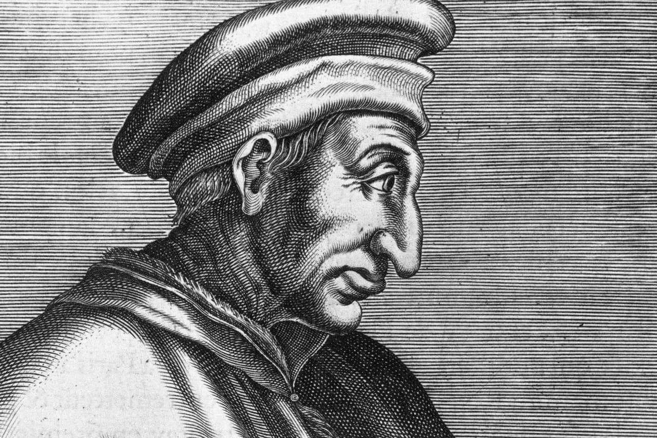 <b>Cosmo de Medici</b>
<br>
<br>Fuente principal de riqueza: banca.
<br>
<br>Patrimonio estimado en dólares de hoy: alrededor de 129,000 millones.
<br>
<br>Años: 1389 - 1464.
<br>
<br>Miembro de la familia Medici de Florencia, una de las más ricas del mundo en su época. Mientras el resto de los integrantes de su familia estaban enfocados en el apoyo a los artistas, a los políticos y a la iglesia, 
<a href="https://interestingengineering.com/historical-fortune-500-7-wealthiest-people"><u>Cosmo se concentró en el negocio bancario</u></a>.