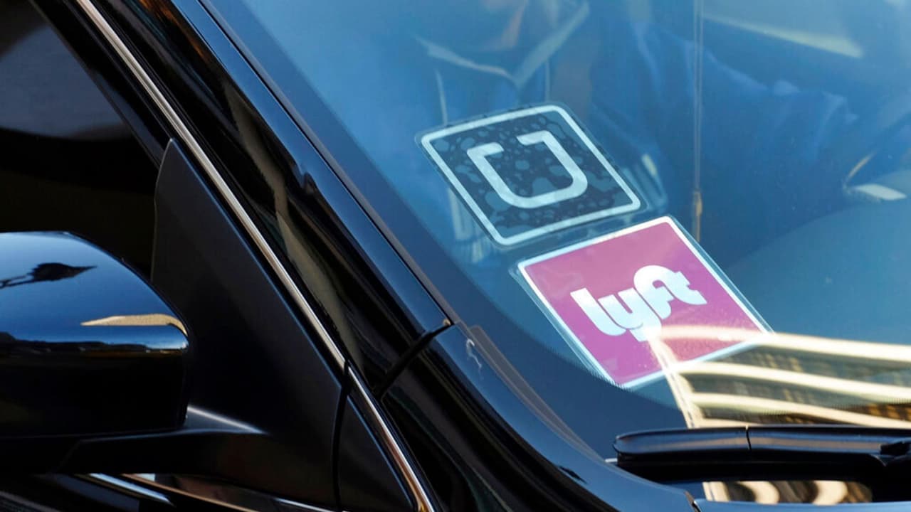 Qué hacer si ICE te aborda mientras trabajas con Uber o Lyft
