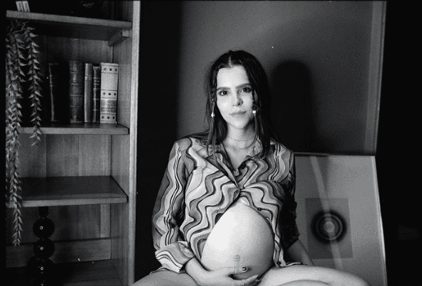 Naturalmente, la reconocida Youtuber también compartió un video en su canal en donde incluyó una carta a su futuro hijo Mar. Este contenido tiene casi 10 millones y medio de reproducciones.