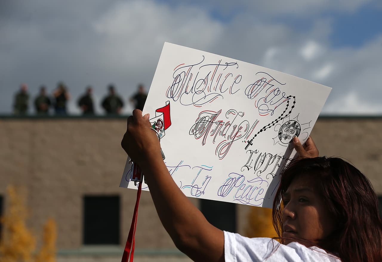 Sin embargo, algunos, como el supervisor David Rabbitt, consideran que el progreso es lento pero constante y que la coordinación entre el gobierno y los órganos electos es crucial.