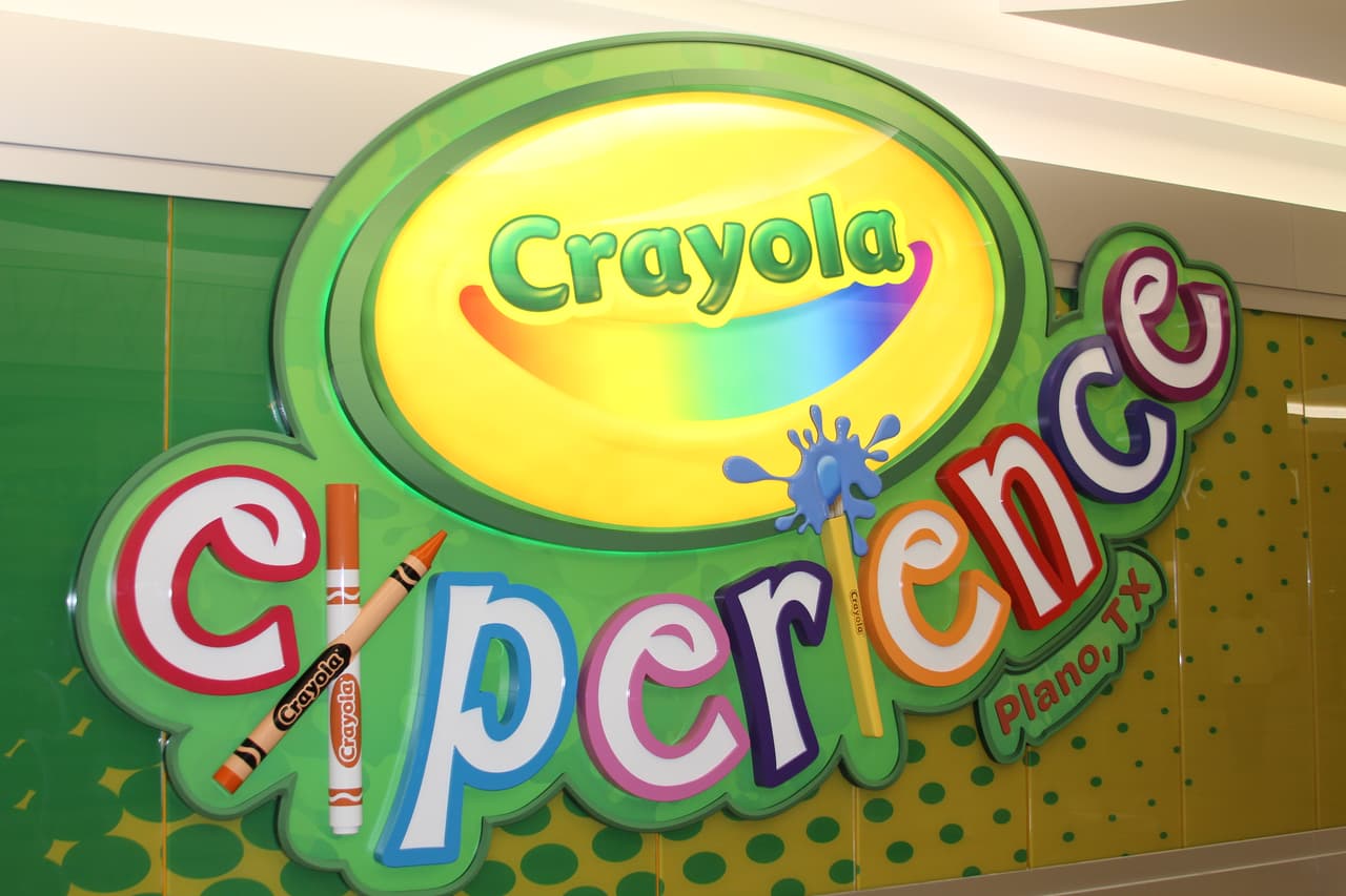 El primer parque de Crayola en Texas abrió en marzo. Hay otros tres en Orlando, Florida; en Bloomington, Minnesota, y en Easton, Pensilvania, la sede de Crayola desde 1903.