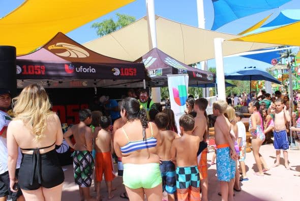 Una tremenda "Fiesta de Verano" disfrutaron cientos de personas en "Wet 'n' Wild, donde estuvieron presentes los talentos de nuestras emisoras de Uforia. 