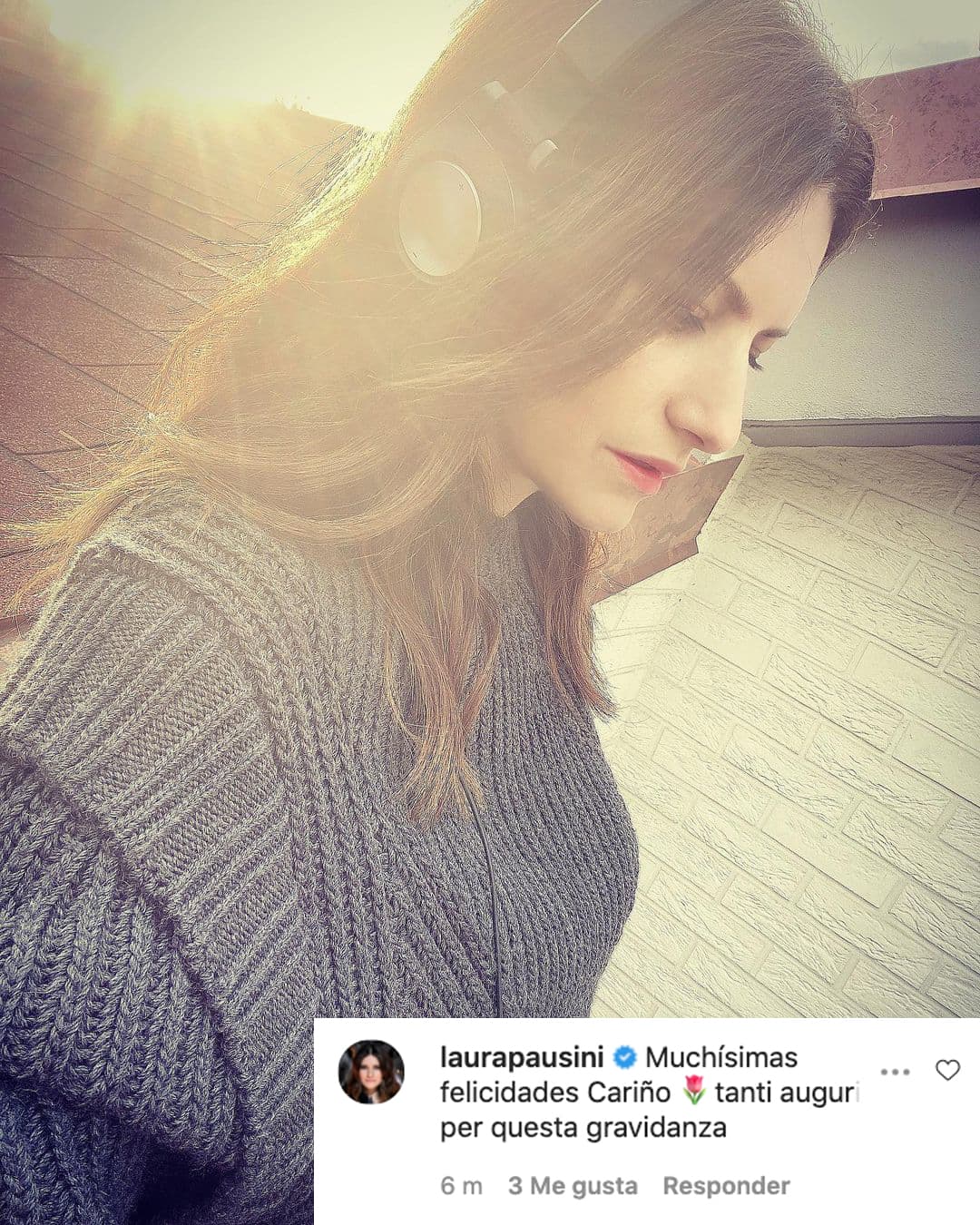 Desde Italia, Laura Pausini escribió: "Muchísimas felicidades, cariño. Tanti auguri per questa gravidanza (Mis mejores deseos para este embarazo)".