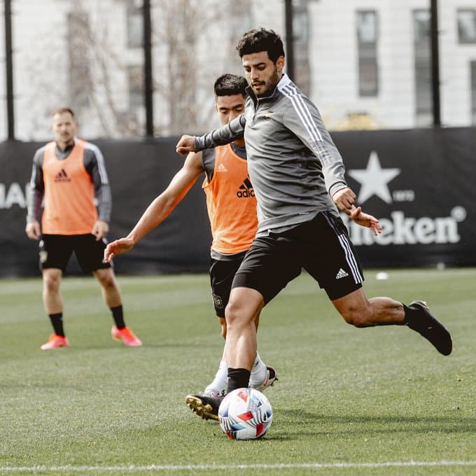 Carlos Vela busca el mejor estado de forma para la temporada 2021.