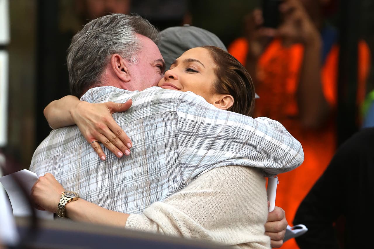 Seguro su compañero del set de grabación está más que feliz de compartir créditos con ella.