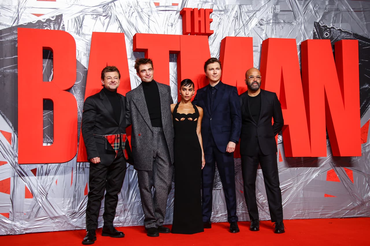 El elenco de la película de The Batman posa antes de una proyección en Londres, el pasado 23 de febrero de 2022. 
<br>