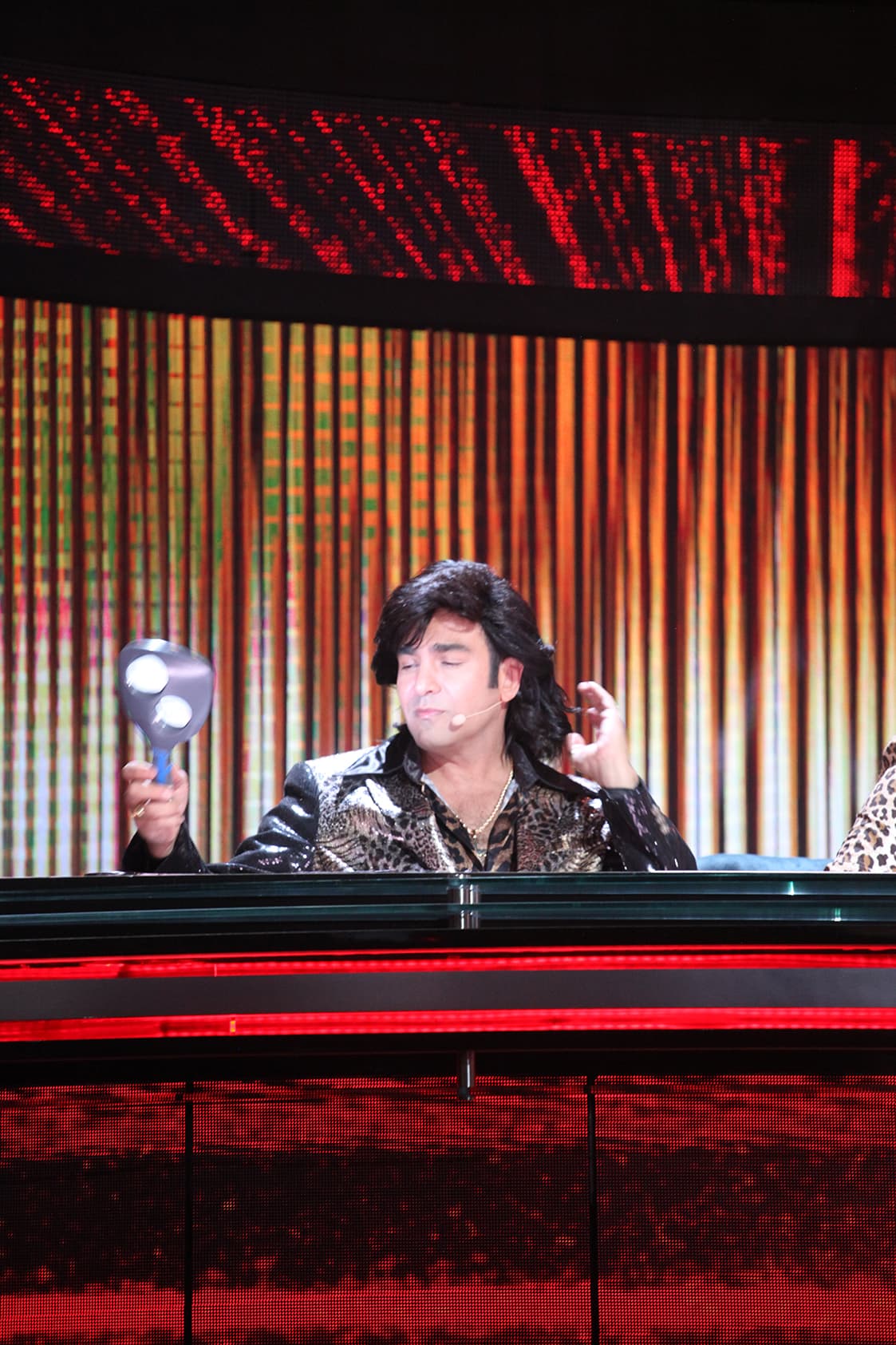 Albertano no se iba a quedar atrás y también llegó con su espejo.