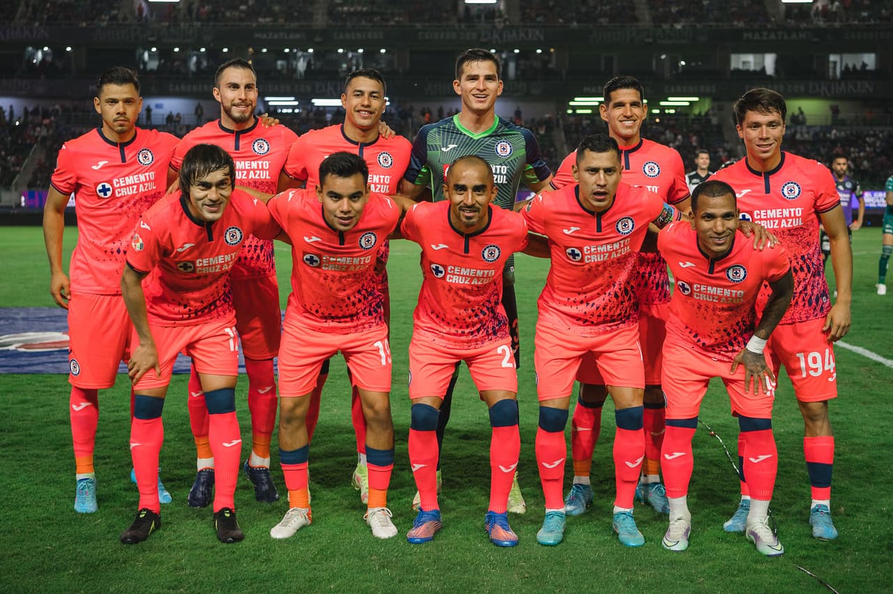 Mazatlán recibía a Cruz Azul en la Jornada 13 con la intención de alejarse del fondo de la tabla y para ello necesitaría todo el apoyo del Kraken.