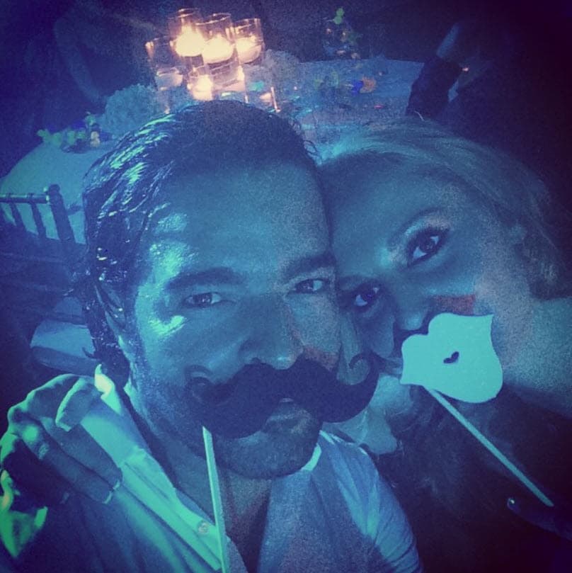 "La está violando […] 
<b>Ya una vez se lo llevaron y él se justificó que no sabía</b>. Las niñas podían irse con él a comer fuera de mi casa, tiene que avisar y decir yo llego tal día, cosa que no avisa, no dice, se mete a mi casa agrediendo y eso es lo que me afecta, a mis hijas nos afecta".
<br>