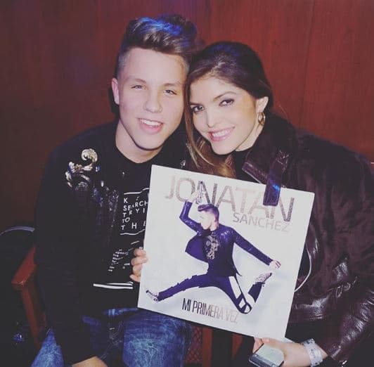 Hasta Ana Bárbara se unió a la Jonatan manía.