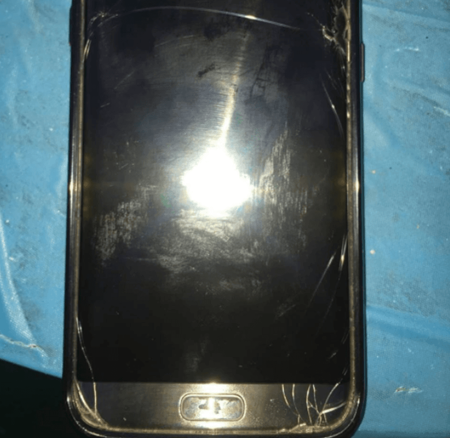 Ramírez también es conductor de Uber, por lo que su teléfono celular es esencial para su trabajo.