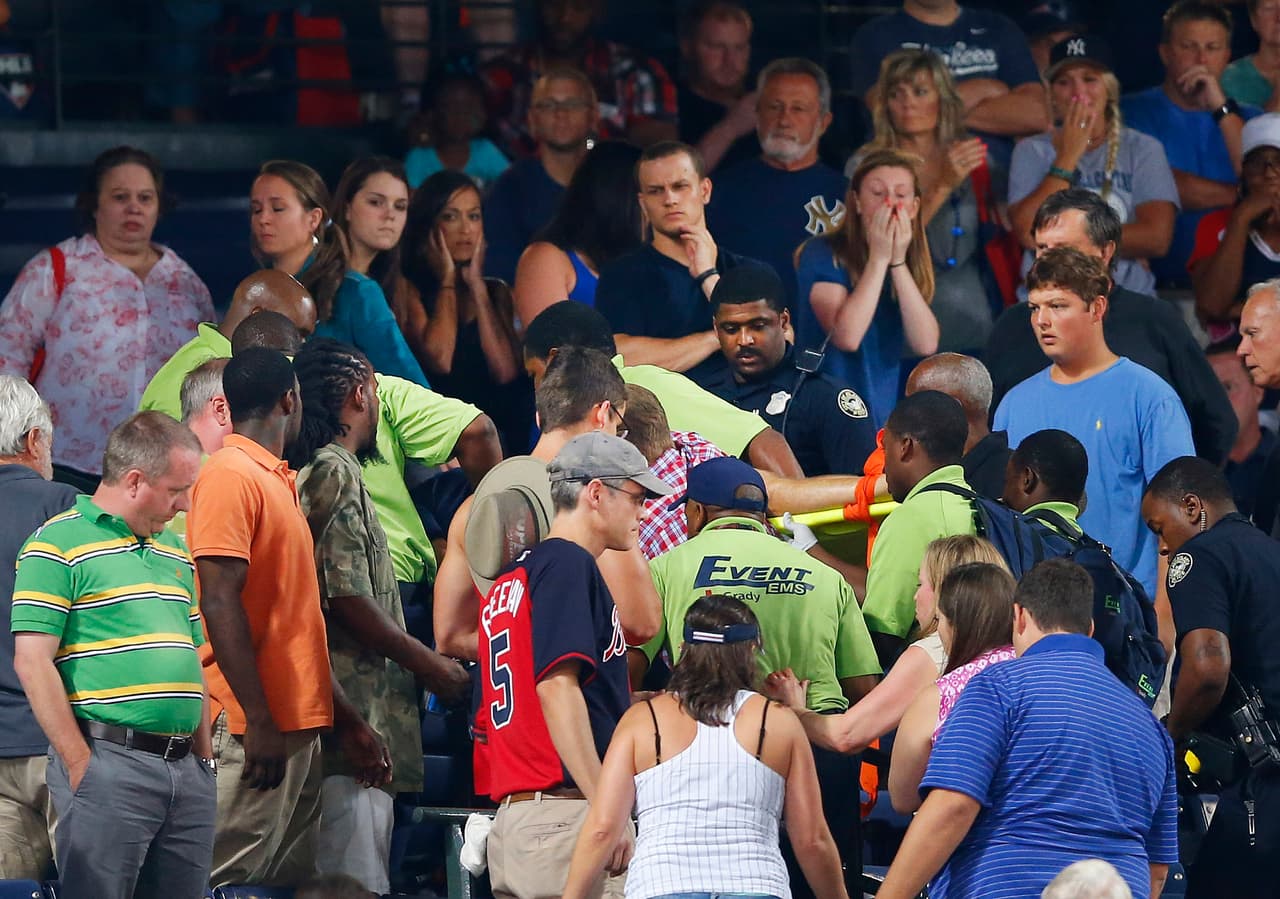 Fallece un espectador que se cae de las gradas en partido de los Bravos de Atlanta