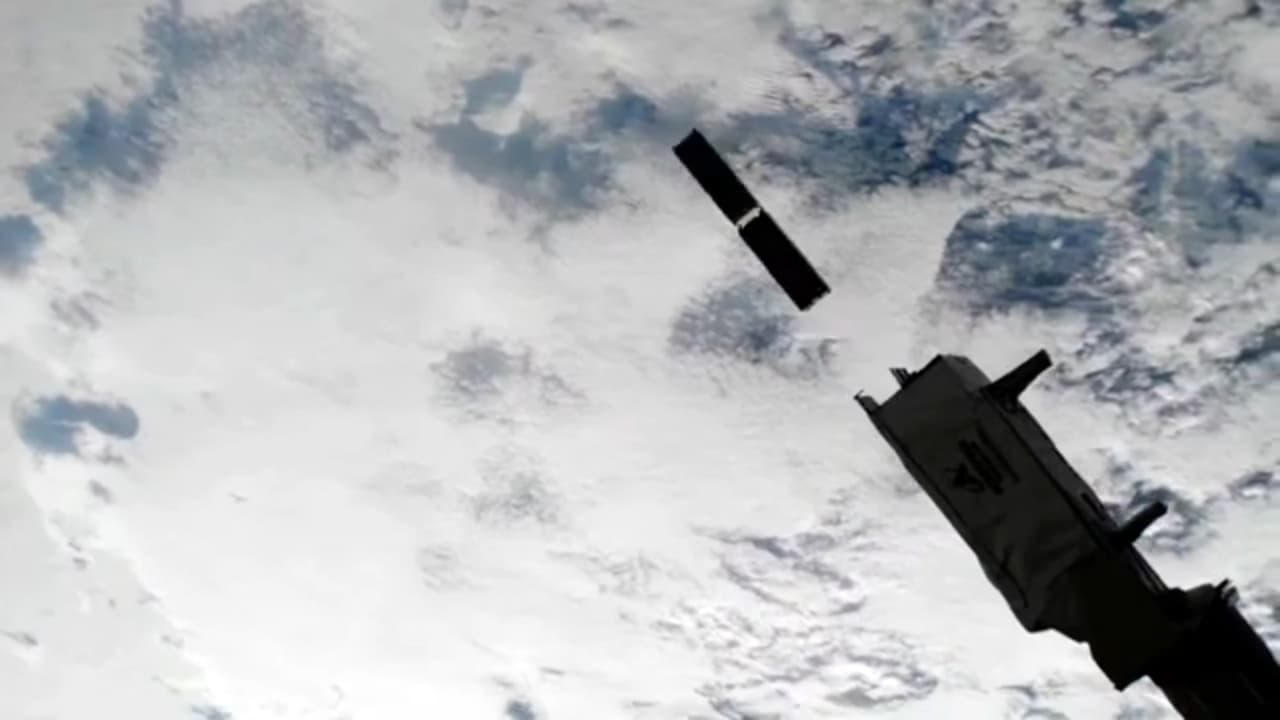 El PR-CuNaR2, primer satélite 100% boricua, ya fue puesto en órbita desde la EEI