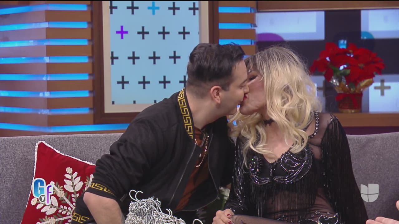 Pero la escena la volvieron a repetir en El Gordo y La Flaca cuando Raúl les pidió que se dieran un beso a lo que no se negaron.
<br>
