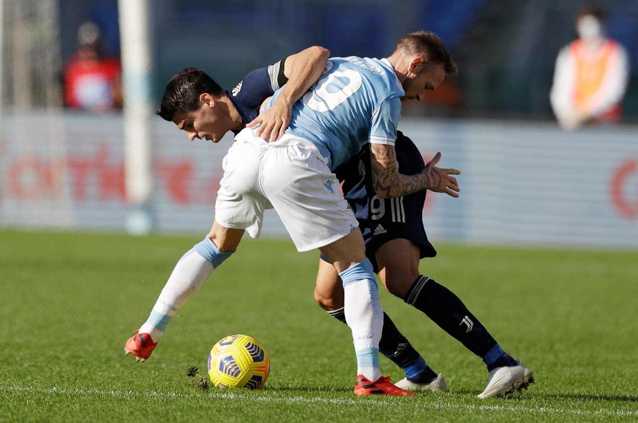 Juventus y Lazio terminan con empate en partido que parecía llevárselo los de la 'Vecchia Signora'. Cristiano Ronaldo le daba la ventaja a su equipo, pero al último minuto, en un toque de genialidad, Felipe Caicedo les roba un punto y anota gol al minuto 95 durante la Jornada 7 de la Serie A.