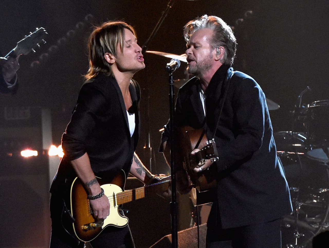 Otro momento musical que enloqueció a todos fue el de John Mellencamp y el músico Keith Urban.