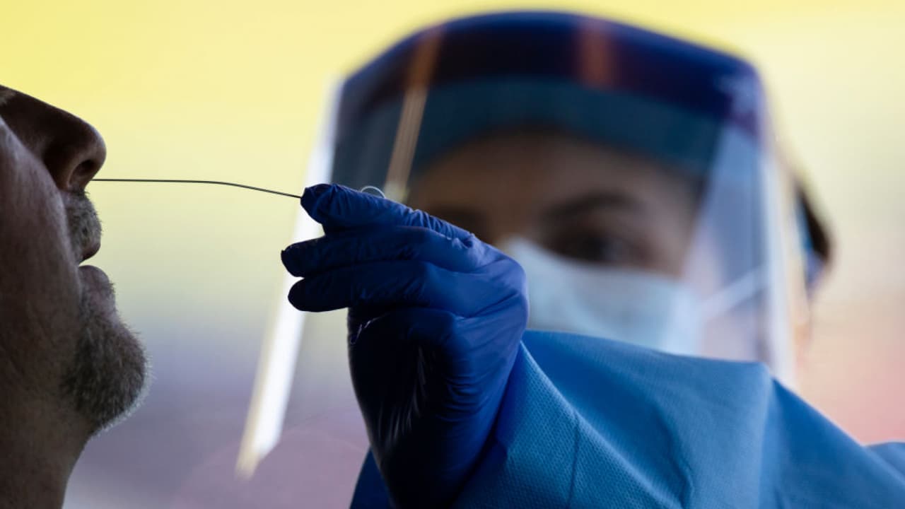 Reportan al menos 72 casos de la agresiva variante Delta del coronavirus en Florida