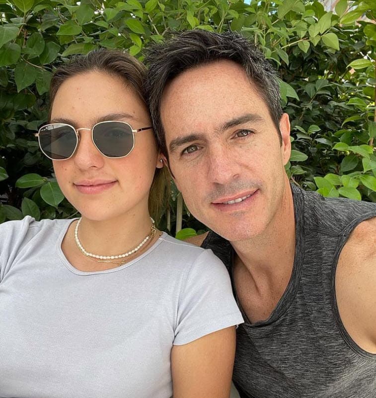 Sin embargo, coinciden en algo: "Las dos maravillosas y las dos 
<b>amorosísimas</b>, pero diferentes energías", reiteró el actor.
<br>