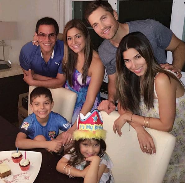 También con la familia de su amiga Xionaa Nieves, quien hace poco perdió el embarazo de una niña de quien Roselyn sería madrina.