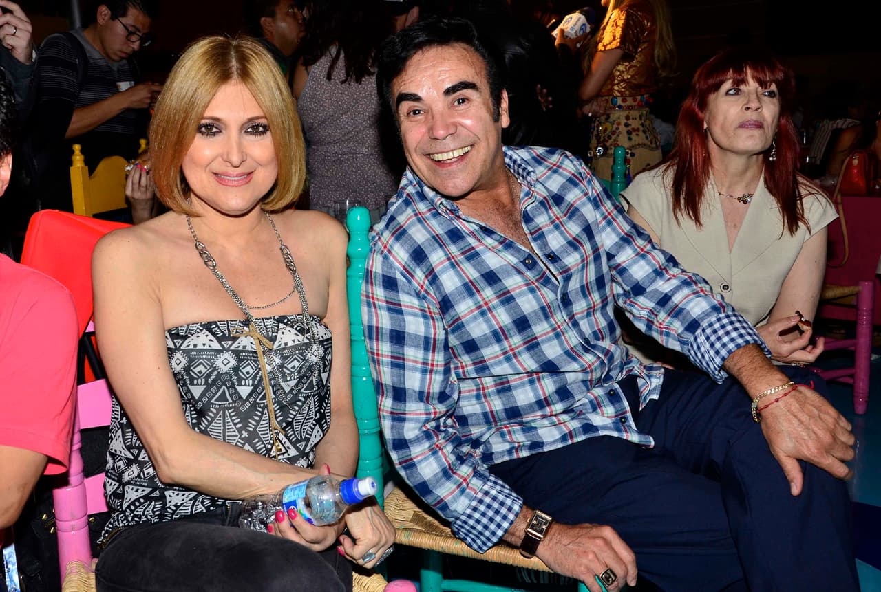 "Solo que esto que te deja todo entumecido (su padecimiento), eso tiene que hacerlo (tratarlo) el reumatólogo", afirmó la actriz de 61 años.