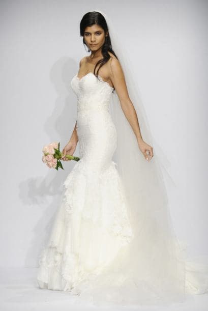 Puedes elegir uno con escote en V, o escote de corazón.