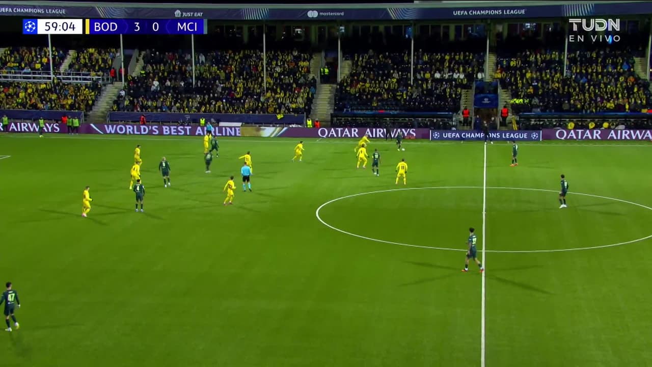 ¡GOL!  anota para Manchester City. Rayan Cherki