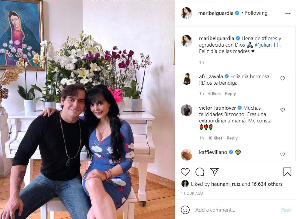 Maribel Guardia festejó rodeada de flores y junto a su hijo Julián, fruto de su matrimonio con Joan Sebastian.
