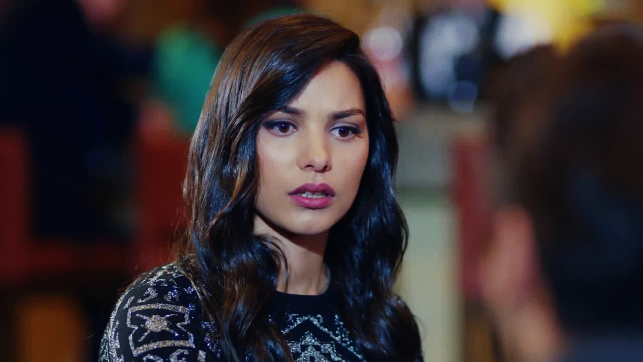 Desde el principio la relación entre
<b>Zeynep y Emir</b> en
<b><a href="https://www.univision.com/temas/amor-eterno">Amor Eterno</a></b> fue una trampa, pues el villano siempre quizo usarla para arruinar a su más grande enemigo:
<b>Kemal</b>, su hermano.