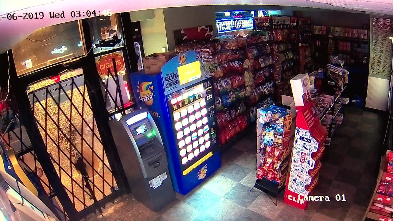 En video: Sospechosos se roban un cajero automático en South Loop