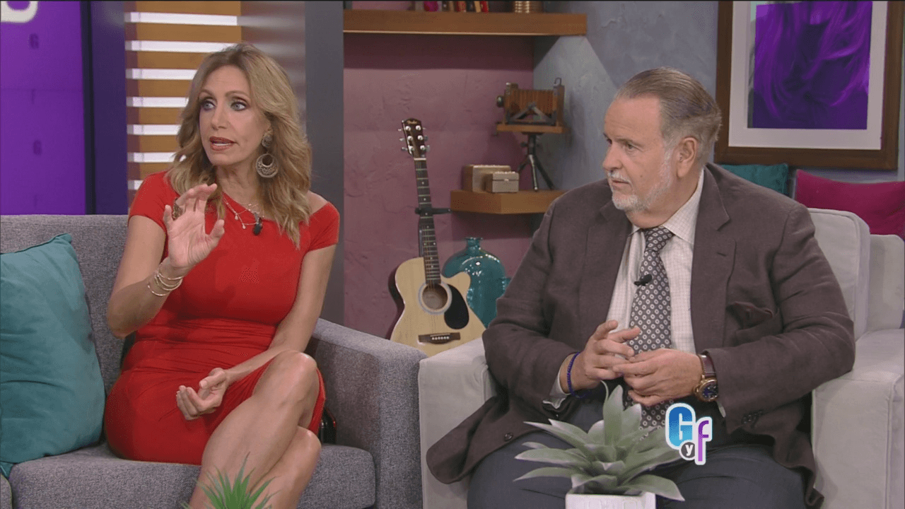 Por eso la Flaca compartió una experiencia en donde 'arriesgó' su embarazo por mantenerlo en secreto: "Estábamos en Acapulco, me monté a un jet ski sin decirle a nadie, no perdí a mi baby Lorencito de pura casualidad, pero efectivamente Rauly te puede pasar (vomitar en cualquier momento)".
<br>