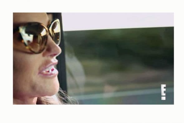 En el video Caitlyn luce feliz y expresa que le gustaría que algún día la sociedad la considerara alguien "normal".