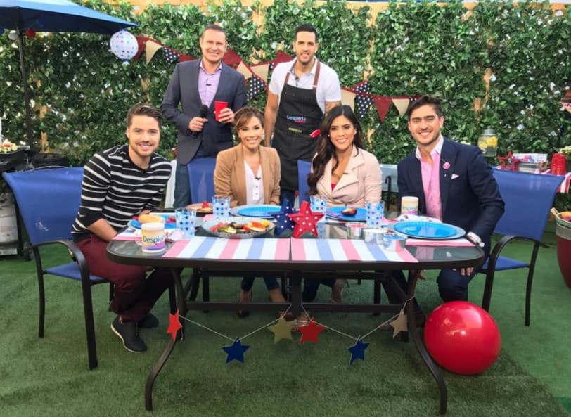 Despertamos conmemorando a nuestro héroes con una tradicional y deliciosa barbacoa en uno de los jardines del set de 
<b><a href="http://www.univision.com/shows/despierta-america" target="_blank">Despierta América</a></b>.